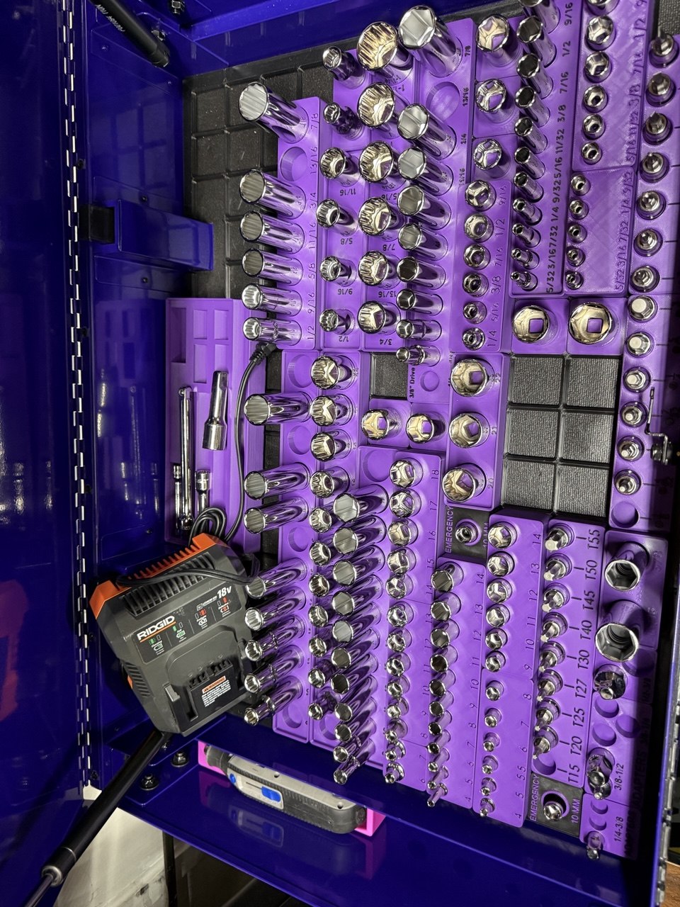Toolbox drawer of sockets in 3D-printed Gridfinity bins